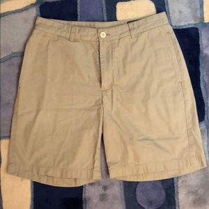 Vineyard Vines 9”” khaki shorts